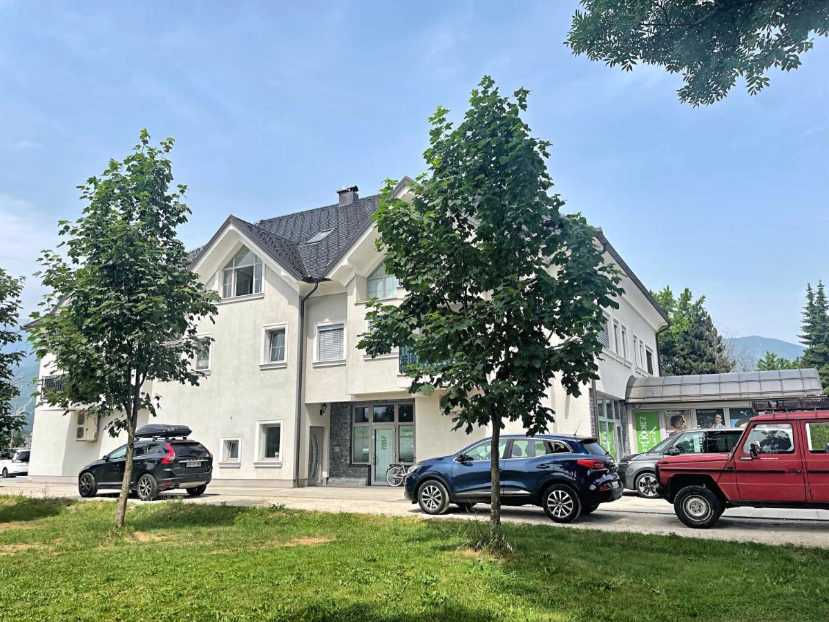 Vila Urbana Luxury Apartments Лесце Екстер'єр фото