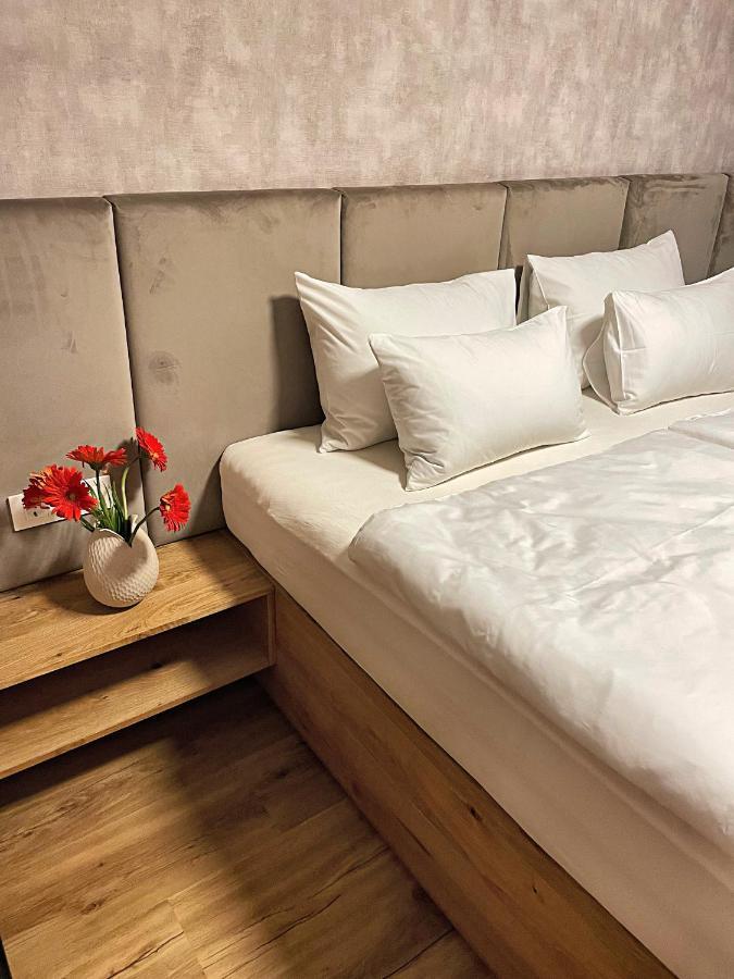 Vila Urbana Luxury Apartments Лесце Екстер'єр фото