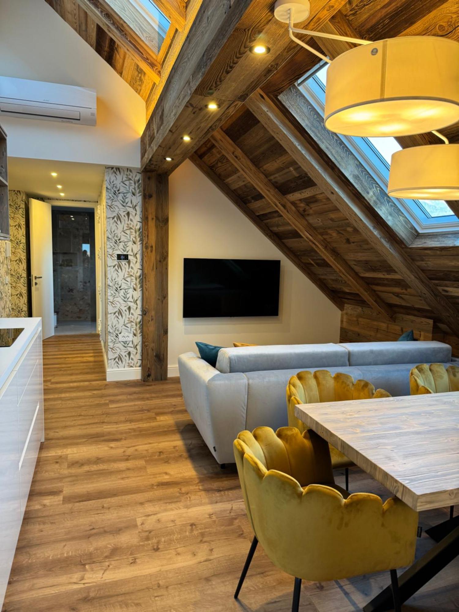 Vila Urbana Luxury Apartments Лесце Екстер'єр фото